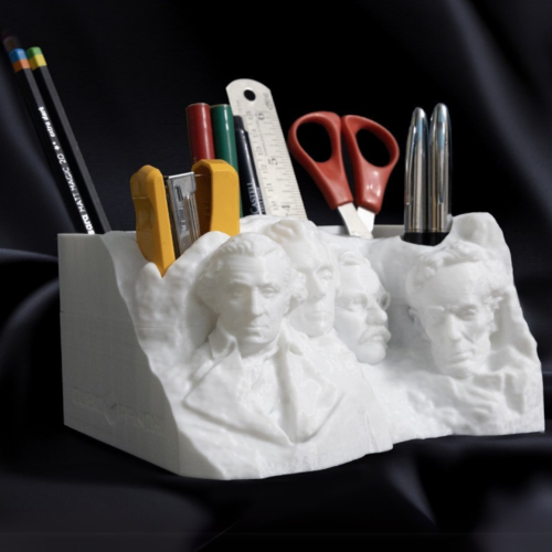 Protomont 3D Printed Mount Rushmore Pen Stand Celebrate history and craftsmanship with the Protomont 3D Printed Mount Rushmore Pen Stand, a striking blend of functionality and artistry