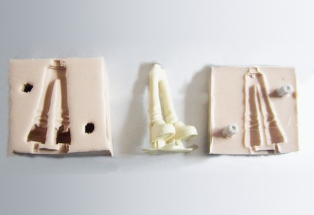 Low-Batch Production/Vacuum Casting 2 2 11